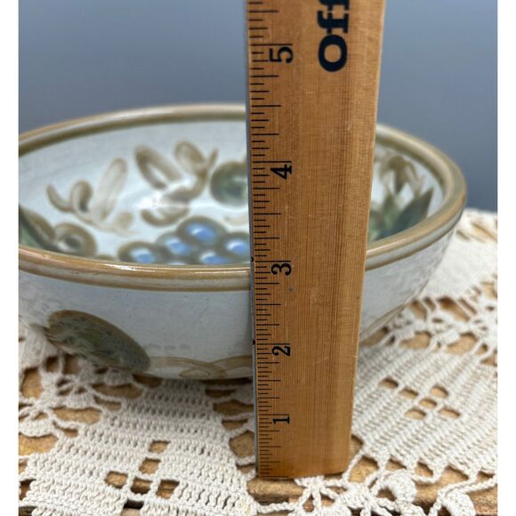 Louisville Stoneware Kentucky Pottery Country Grape 8" Bowl - Picture 6 of 7